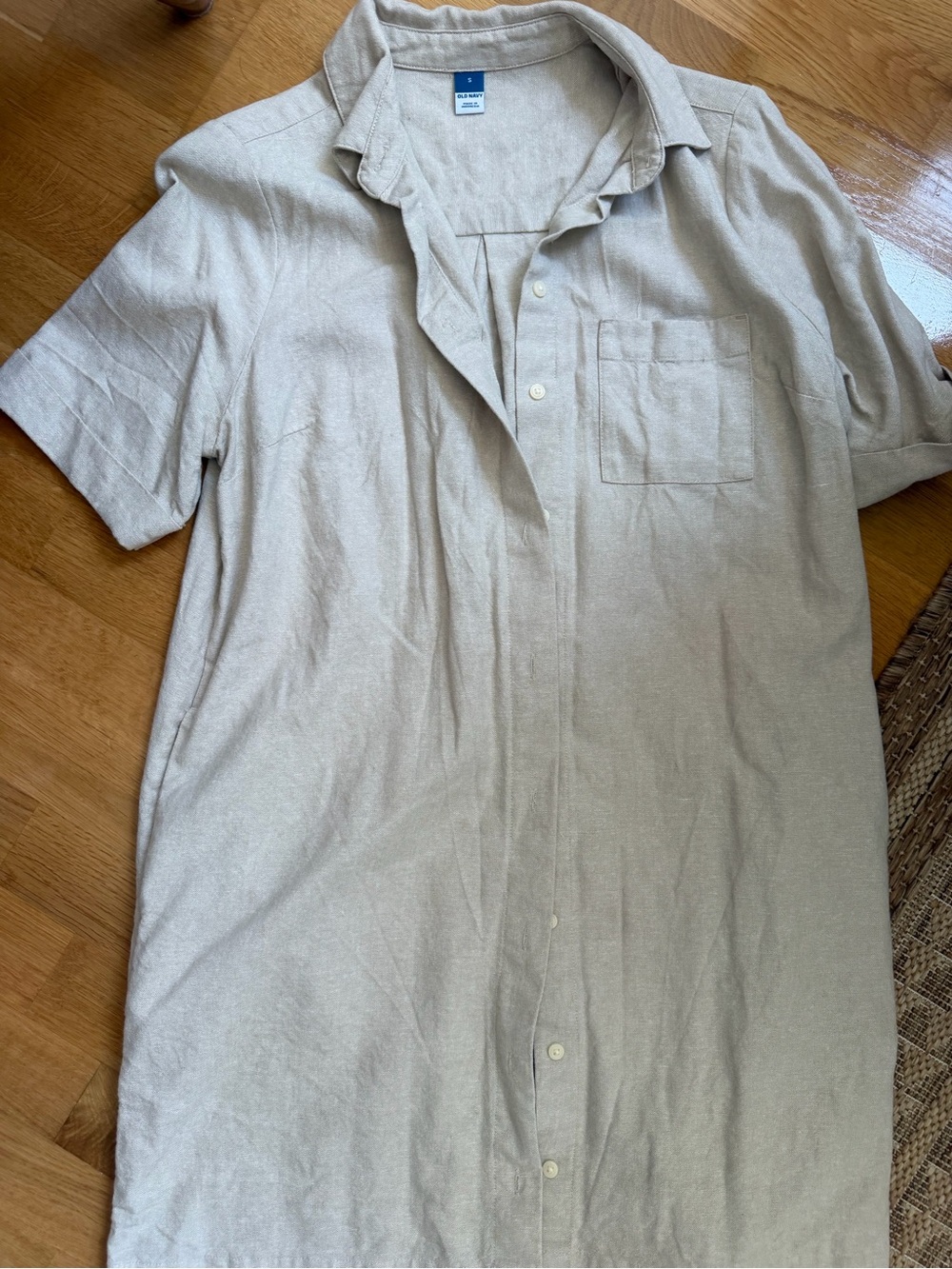 Old NavyShort-Sleeve Button Down Shirt Dress in Light Beige